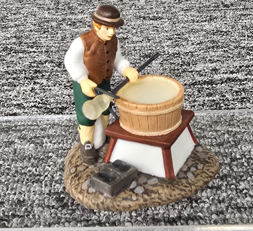 Dept 56 New England Village Glassworks Craftsman 56689 Retired Boxed Complete